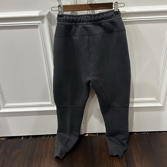 Nike Tech Fleece Color: Anthracite SIZE XSMALL - Picture 2 of 7